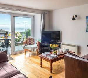 Accommodation Cemaes Bay 