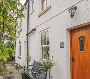 Chuckle Cottage 