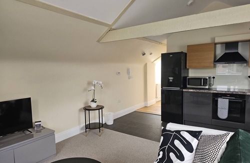 Newport Apartment | 1 Bed Flat - Sleeps 2 - Parking - Wifi