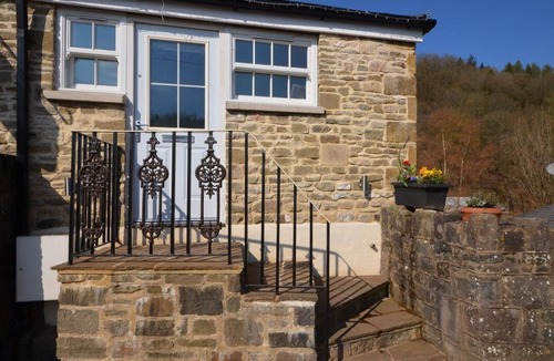 Cinderford Cottage | 1 Bed in Cinderford (oc-73633)