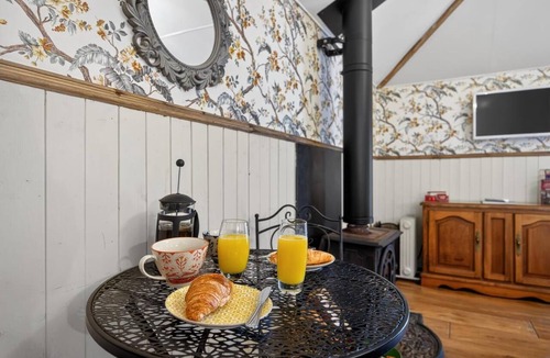 Liddington Ski Chalet | 1 Bed in Liddington (oc-p38232)