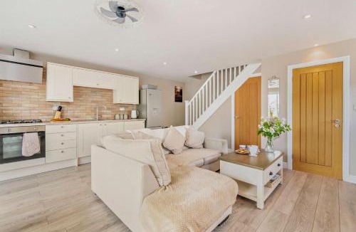 Tavernspite House | 1 Bed in Llanteg oc-b29484