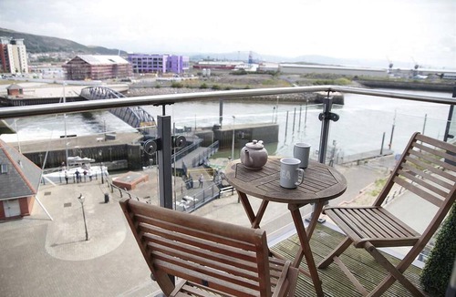 Castle Apartment | 1 Bed in Marina (oc-hh202)
