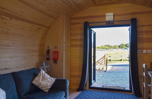 Longham Cottage | 1 bedroom accommodation in Ferndown