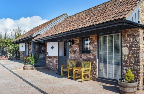 Aylburton Cottage | 1 bedroom accommodation in Lydney, Forest of dean