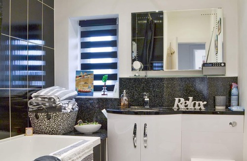 Newton Cottage | 1 bedroom accommodation in Blackness, near Linlithgow