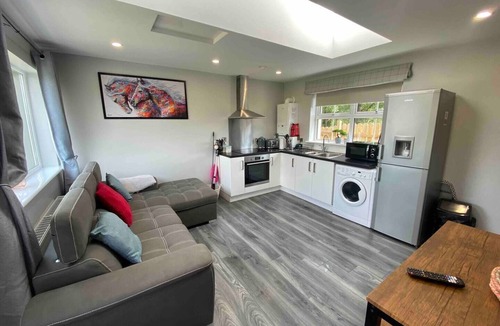 Coleraine Apartment | 1 bedroom cottage with private hot tub.