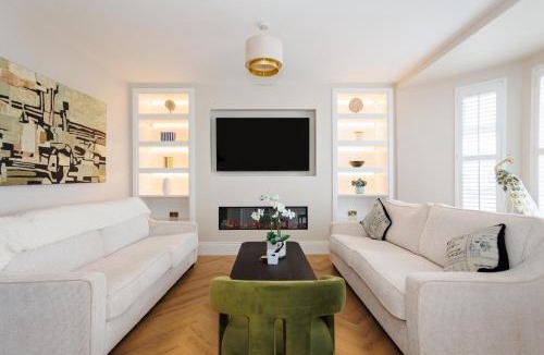 Portrush House | 111 By Mayfair - Luxurious 12 Bedroom House, Portrush