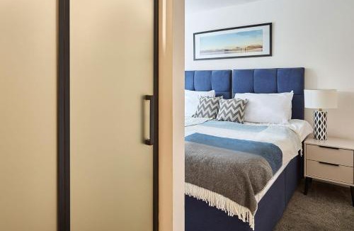 Launceston House | #121 Two Beautiful cottages in Cornwall - sleeps 14 - Perfect for Contractors and Families- - Free parking
