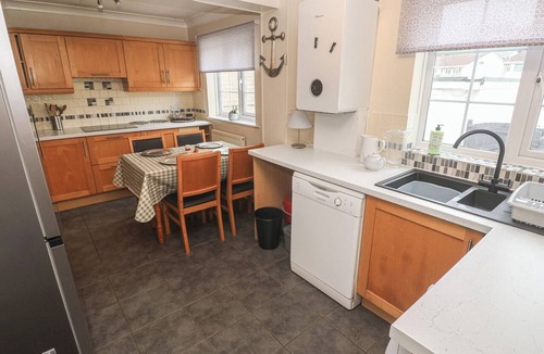 Portreath Cottage | 16 FORTH AN NANCE, pet friendly, country holiday cottage in Portreath