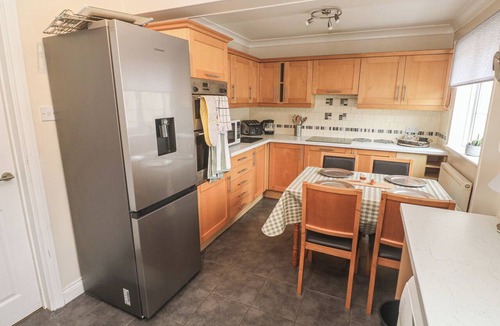 Portreath Cottage | 16 FORTH AN NANCE, pet friendly, country holiday cottage in Portreath