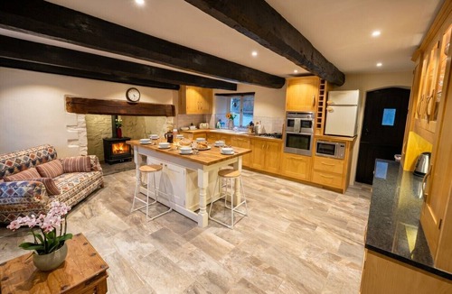 Blaencwm House | 1652 Farmhouse Sleeps 15 · Hot Tub & Log Burners · Rhondda Valley