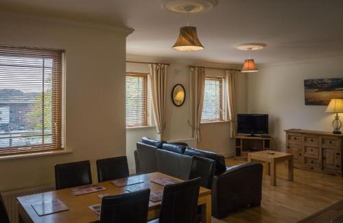Clifden House | 17 Canons Lane