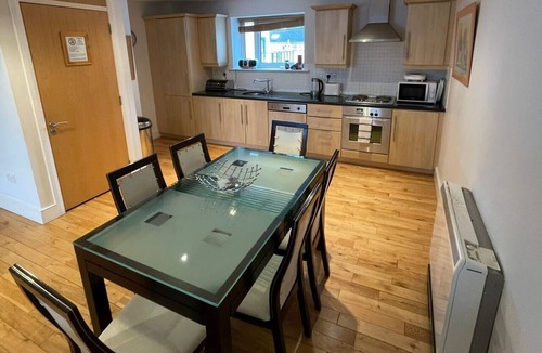 Kinsale Town Centre Apartment | 17 Shearwater overlooking Kinsale Harbour