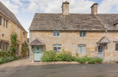 Stanton Cottage | 17th century holiday cottage in the Cotswolds - Midsummer Cottage
