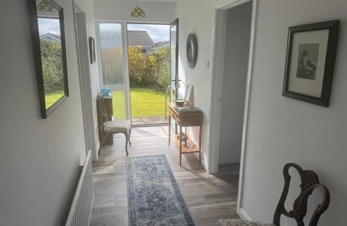 Portballintrae House | 2-Bed Cottage Sleeps 5 - Pets Ok - Free Parking