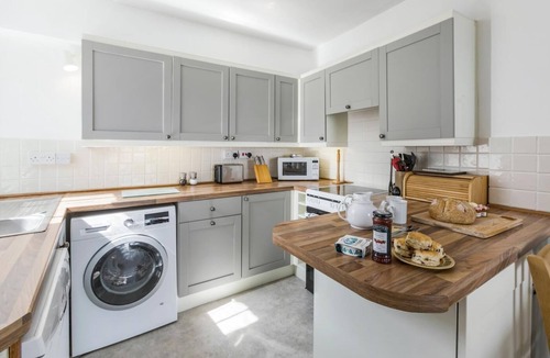 Appledore Cottage | 2 Bed in Appledore (oc-corner)
