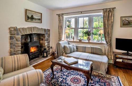 Bridgend House | 2 Bed in Blackmill oc-c29623