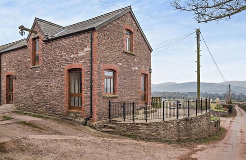Llanfihangel Tal-y-llyn Cottage | 2 Bed in Brecon (oc-91085)