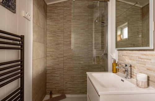 Sandyhills Ski Chalet | 2 Bed in Castle Douglas (oc-90821)