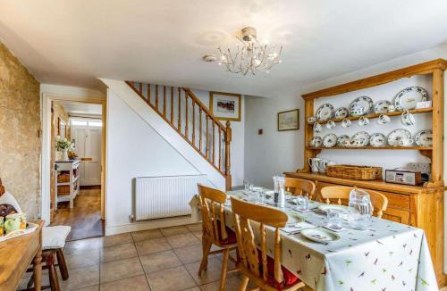 Bourton-on-the-Water House | 2 Bed in Cheltenham oc-29027