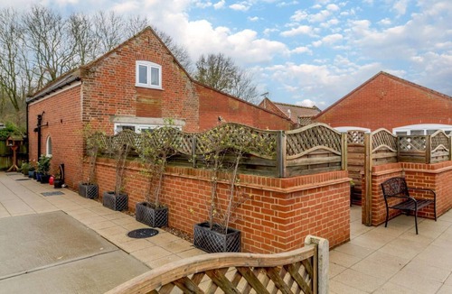 Norwich Cottage | 2 Bed in Chedgrave (oc-t27197)