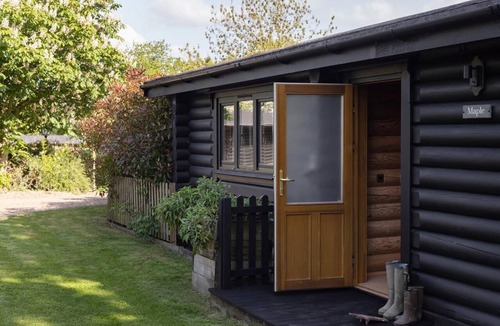 Cretingham Ski Chalet | 2 Bed in Cretingham (oc-m42623)