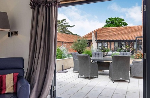 Hopton Cottage | 2 Bed in Lowestoft (oc-82801)
