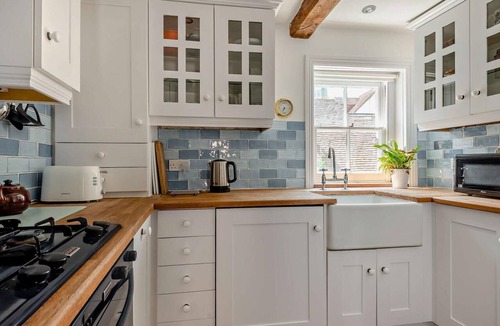 New Forest District Apartment | 2 Bed in Lymington (oc-92141)