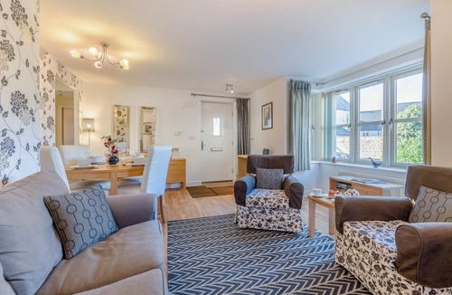 Tetbury Cottage | 2 Bed in Tetbury (oc-l34108)