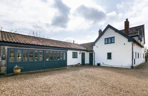 Weybread House | 2 Bed in Weybread (oc-tclwey)