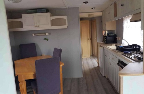 Crosswell Cabin | 2 bed-Sleeps 4-Free Parking-Pet Friendly