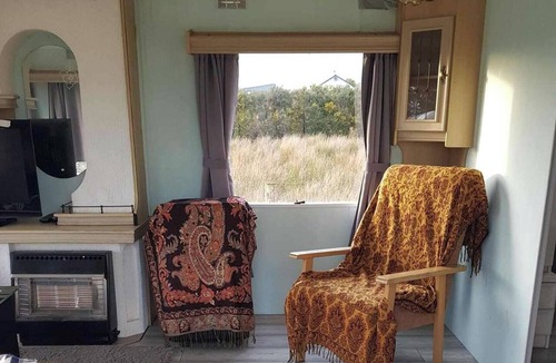 Crosswell Cabin | 2 bed-Sleeps 4-Free Parking-Pet Friendly