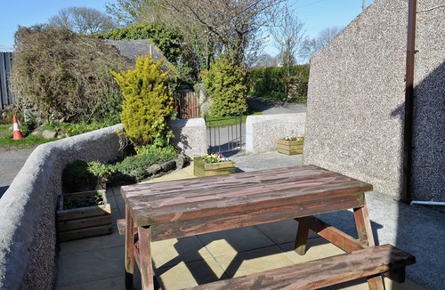 Llanfairpwllgwyngyll Cottage | 2 bedroom accommodation in Brynsiencyn