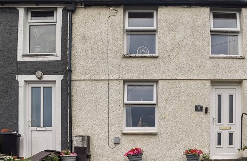 Llanllyfni Cottage | 2 bedroom accommodation in Talysarn, near Caernarfon