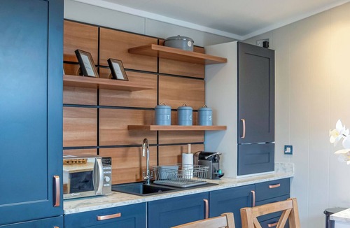 Bredons Hardwick Ski Chalet | 2 bedroom accommodation in Tewkesbury