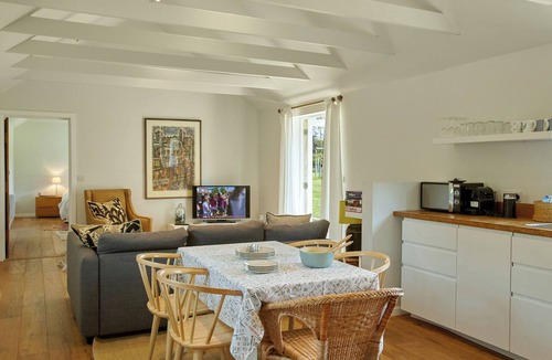 Chichester Cottage | 2 bedroom accommodation in Birdham, near Chichester
