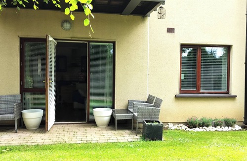 Leixlip Apartment | 2-bedroom, Convenient & Centric Condo - Leixlip