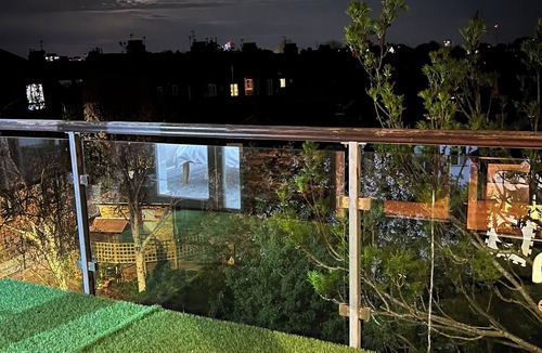 Shepherd's Bush Apartment | 2-bedroom penthouse in London