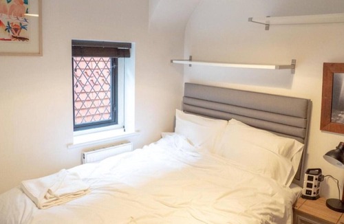 Uckfield House | 2 Ringles Place