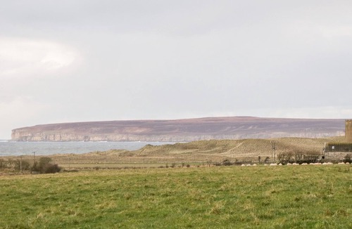 Hunspow Cottage | 2 THURDISTOFT FARM COTTAGE, pet friendly, with open fire in Thurso