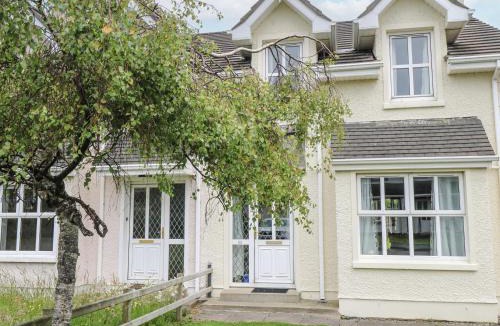 Bundoran House | 22 White Maples