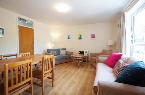Merrion Apartment | 2BDR Sandymount Apartment Near Beach and DART