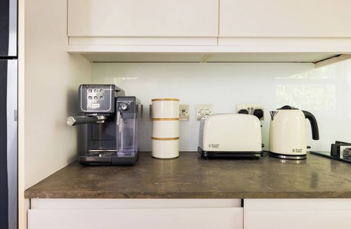 Peckham Rye Apartment | 2BR Garden Flat East Dulwich Free Parking