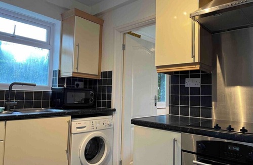 Royal Tunbridge Wells House | 3 Bed House Tunbridge Wells with Parking - Sleeps 7