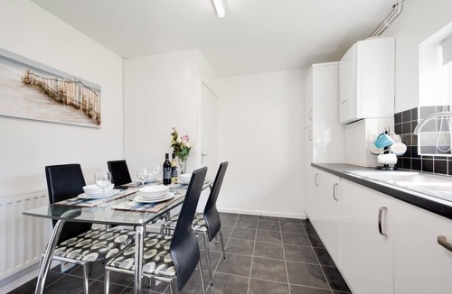 Borth-y-Gest Cottage | 3 Bed in Borth-y-Gest (oc-wag717)