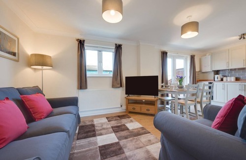 Norwich House | 3 Bed in Chedgrave (oc-2252)