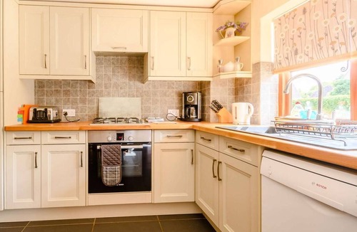Bretforton Cottage | 3 Bed in Evesham (oc-89477)