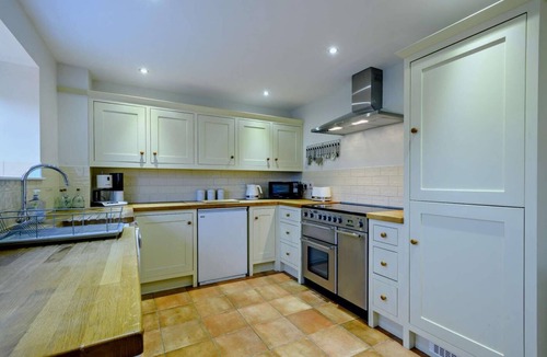 Hopton Cottage | 3 Bed in Lound (oc-t28303)