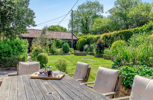 Aldborough Cottage | 3 Bed in Sustead (oc-1880)